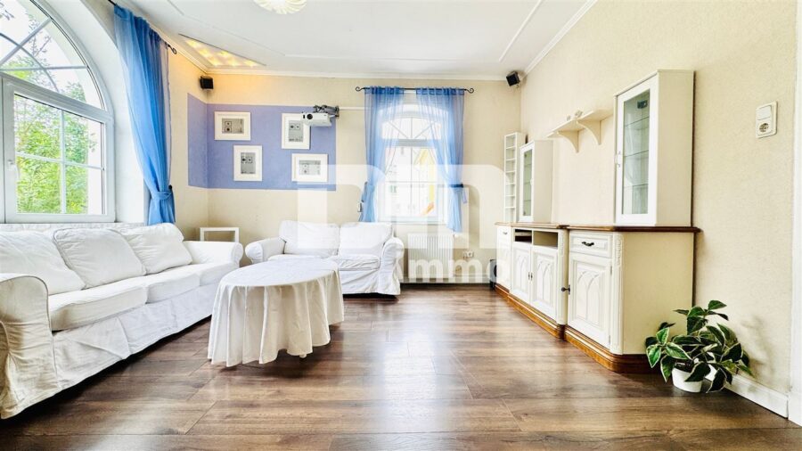 Sanierter Wohntraum mit Garten / Terrasse und 2 Garagen + vielen Extras - EG Offener Wohn / Essbereich Kamin